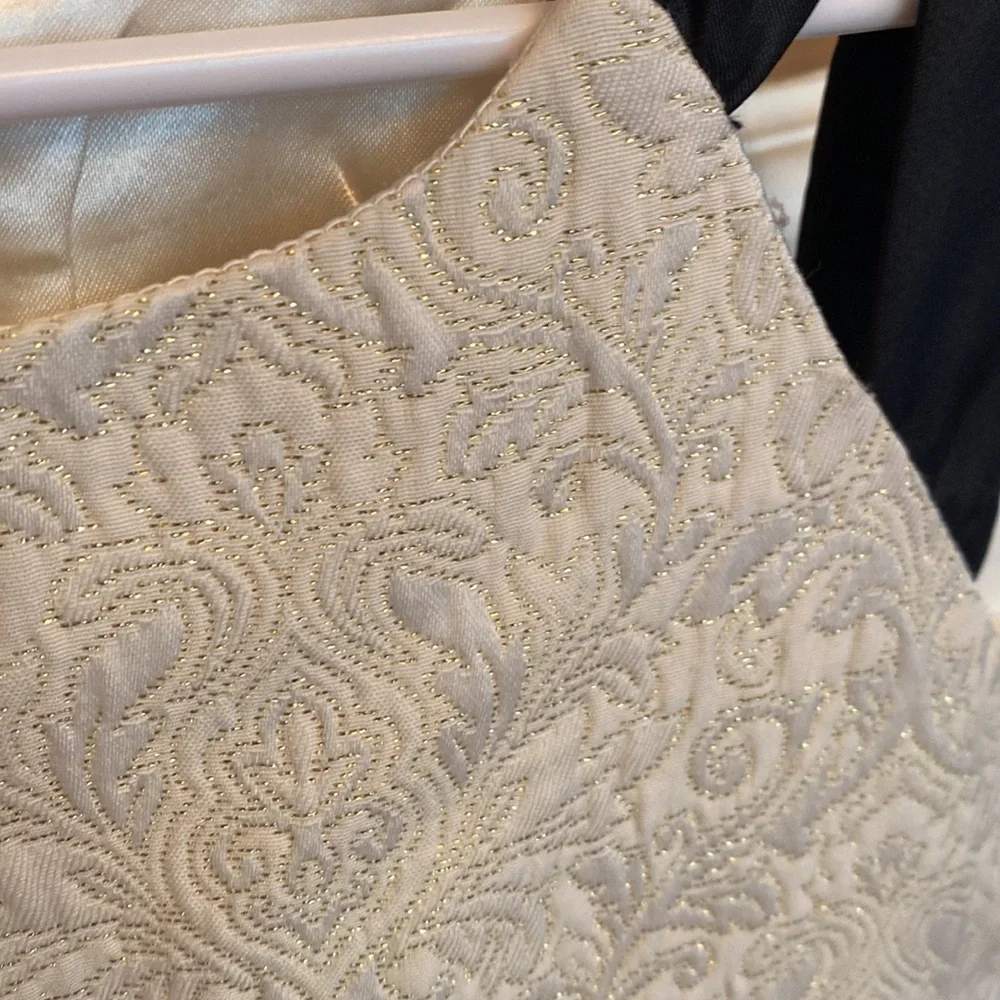 Children’s Place EUC Cream & Metallic beautiful Gold Dress w/Black Straps / Sz 8